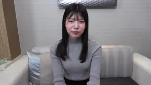 FC2PPV-4737442 素朴可爱白皙苗条盒子无垢少女