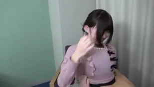FC2PPV-4347402 乡下出生乡下长大的不谙世事方言女孩