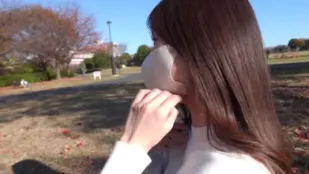 FC2PPV-4356814 原偶像级美少女激烈3P连续中出