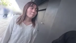 FC2PPV-4354916 品尝处女臀部