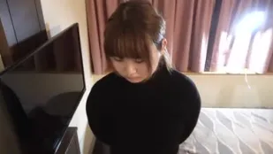 FC2PPV-4154778 经营美甲沙龙的人妻
