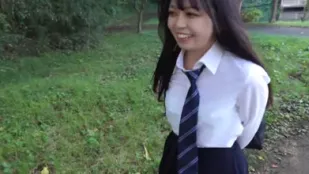 FC2PPV-4065837 危险年龄的清纯可爱F杯萌可爱少女