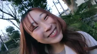 FC2PPV-4267619 她身材高挑苗条声音可爱天真无邪