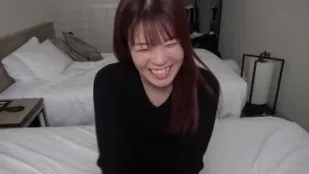 FC2PPV-3998261 美臀和纤腰的漂亮女孩