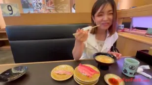 FC2PPV-3996200 中出后她说很开心很满足