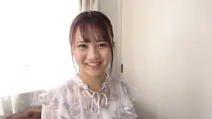 FC2PPV-3982659 如同小动物般可爱的外表