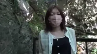 FC2PPV-3843918 在某旅游景点的户外性爱