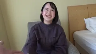 FC2PPV-3218449 挑逗一位忙碌工作一天后前来放松的职业女性