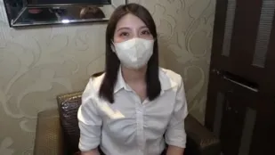 FC2PPV-3080110 身材苗条的大眼睛职场女性