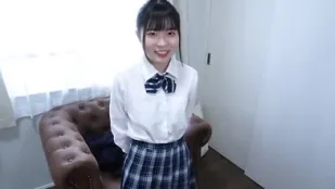 FC2PPV-3181466 隐藏在向日葵般笑容背后的真我