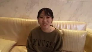 FC2PPV-4703233 从地方远赴都市性经验几乎为零的纯情女孩