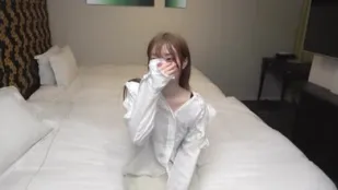 FC2PPV-3038578 白晳美丽的网红妹子