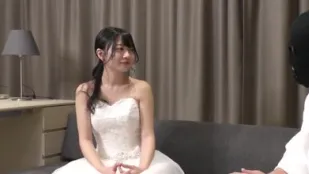 FC2PPV-3237415 圣洁婚纱服侍人裸体盛宴美又香