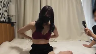 FC2PPV-2659733 努力维持生计的模特型女孩