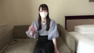 FC2PPV-2973136 与清纯美女的长时间性爱