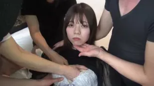 FC2PPV-2933435 拥有四份一日本血统的纤细黑发美少女