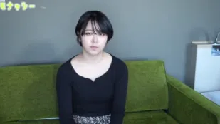 FC2PPV-2885099 短发气质沉稳的女大学生