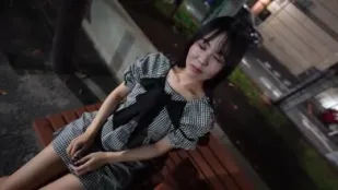FC2PPV-4774681 大鸡巴深深插入她紧致的阴道