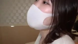 FC2PPV-2628185 丰满的宠物店店员一夜约会