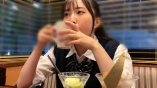 FC2PPV-2343510 白皙美人
