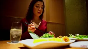 FC2PPV-1750571 我在酒吧被一位超级漂亮的已婚女士搭讪