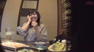 FC2PPV-1761826 酒吧遇到了活泼开朗的美女