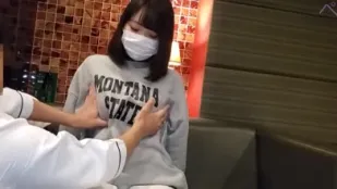 FC2PPV-1734672 高挑丰满敏感的JD