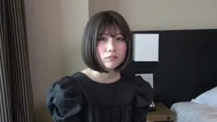 FC2PPV-1716939 长得像有吉霞的美女首次爆浆爆菊