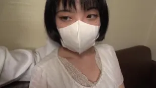 FC2PPV-4577295 中出无碍恋爱笨拙三年单身却欲望电波满格！