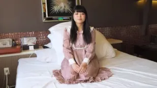 FC2PPV-4577136 连我也能拍情色写真吗痘痘肌的自卑