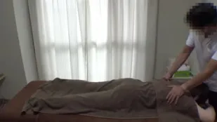 FC2PPV-4583886 宛如初体验的羞涩巨乳肉感妹