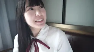 FC2PPV-1458145 偶像级黑发少女