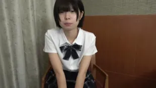 FC2PPV-4573682 嘲笑大人的代价白皙纤瘦阴沉妹