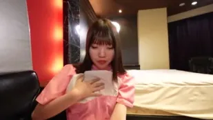 FC2PPV-4835033 小妞很快就高潮了
