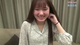 FC2PPV-1207332 害羞的小脸美女