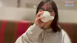 FC2PPV-4846759 文学系书呆子女生