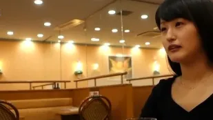 FC2PPV-1146311 背叛丈夫沉溺于与他人男性性爱的数学教师新妻在圈内处理性事角色无法逃脱被迫接受射精精液注入子宫的禁忌六人轮X之一