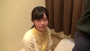 FC2PPV-1130102 原东北地方偶像恋爱禁令下的零男免疫力全民女神的新鲜私处现场射精实拍正品