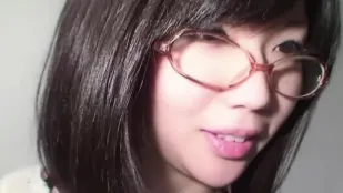 FC2PPV-1101931 无剪辑限时特惠瘦长巨乳少女清纯系的肤色白皙大学生面部喷射大量