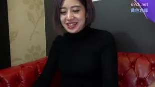 FC2PPV-1082943 再次遇见那位短发美女治愈型辣妹悠闲性爱大量射精