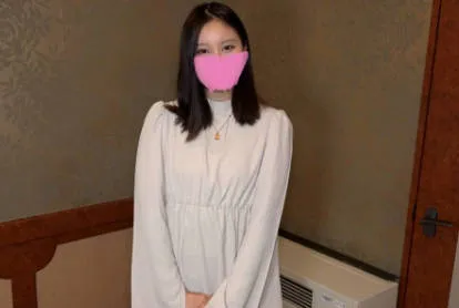 FC2PPV-4816675 超级可爱的美女四叶